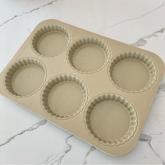 Williams Sonoma Goldtouch Pro Nonstick Mini Tart Pan , 6-Well - Picture 3 of 10